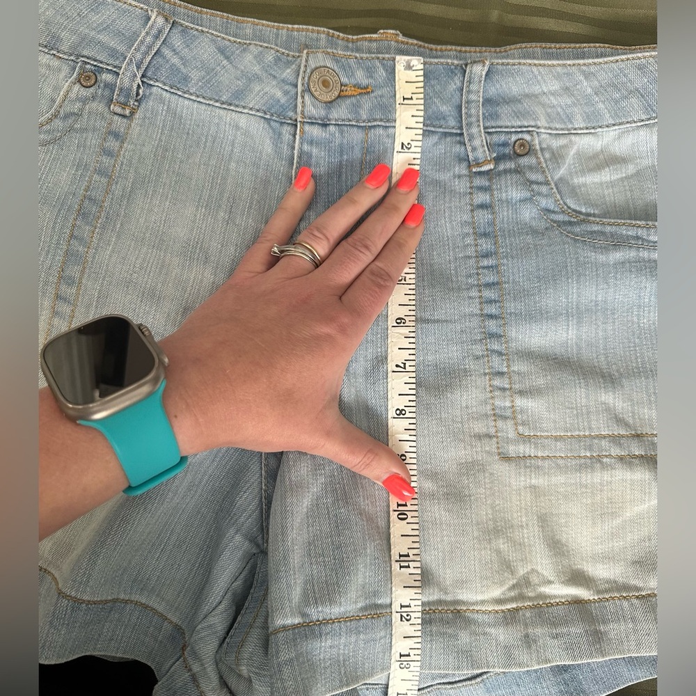 Women’s jean shorts - Picture 5 of 6